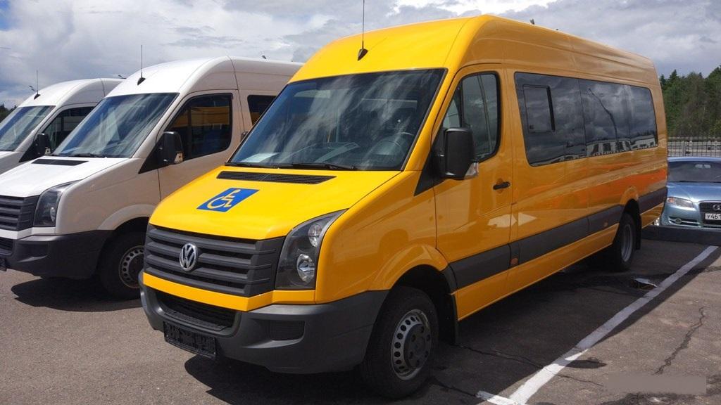 Volkswagen Crafter жёлтый пассажирский